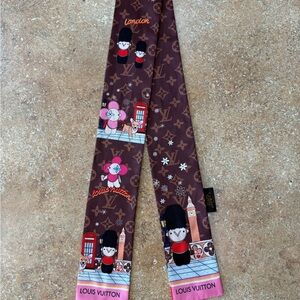 Louis Vuitton vintage Brown & Pink London Print Twilly